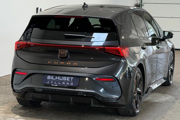 Grå Cupra Born fra 2024