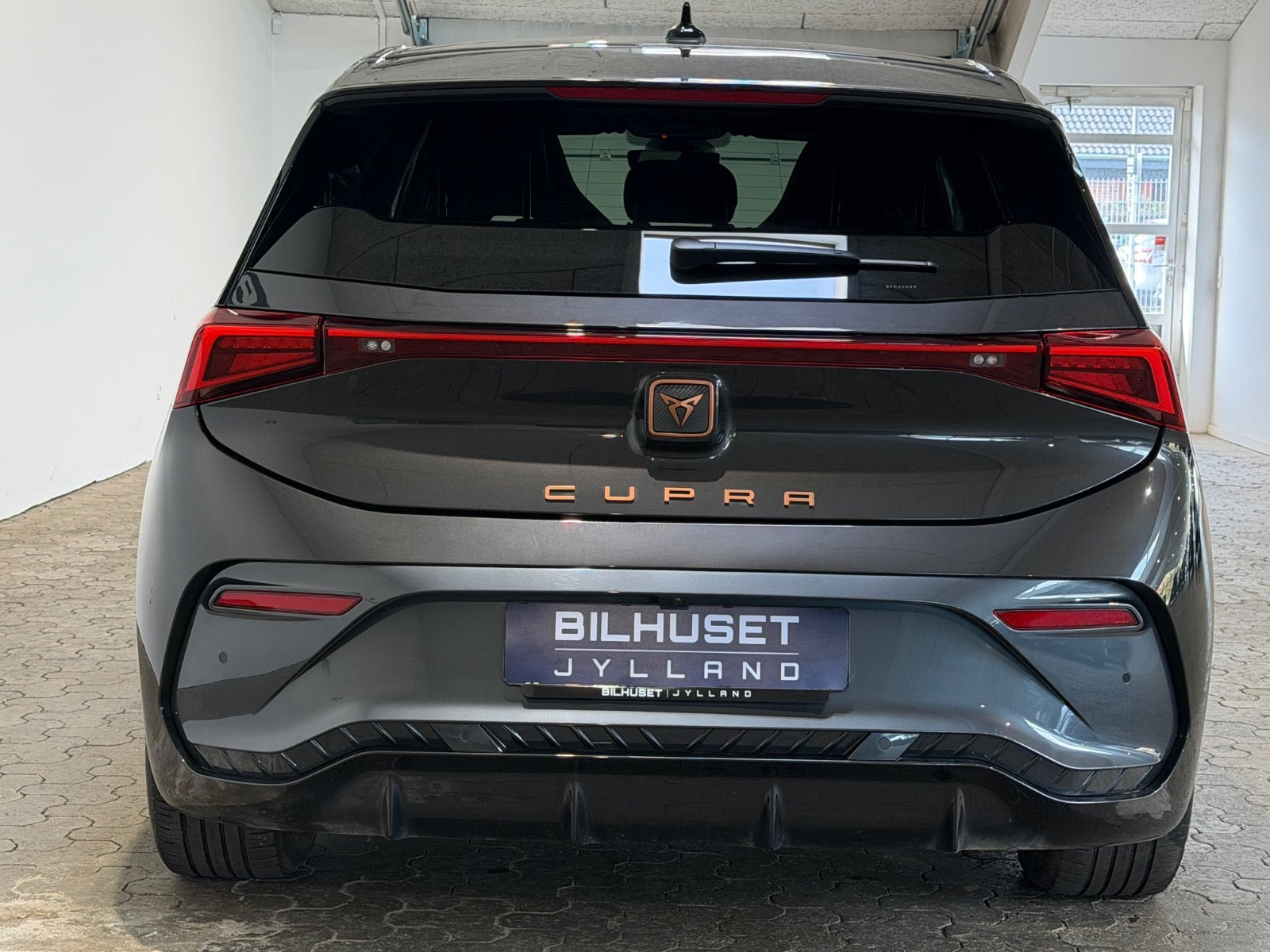 Grå Cupra Born fra 2024