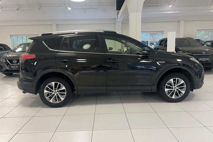 Sort Toyota RAV4 fra 2018