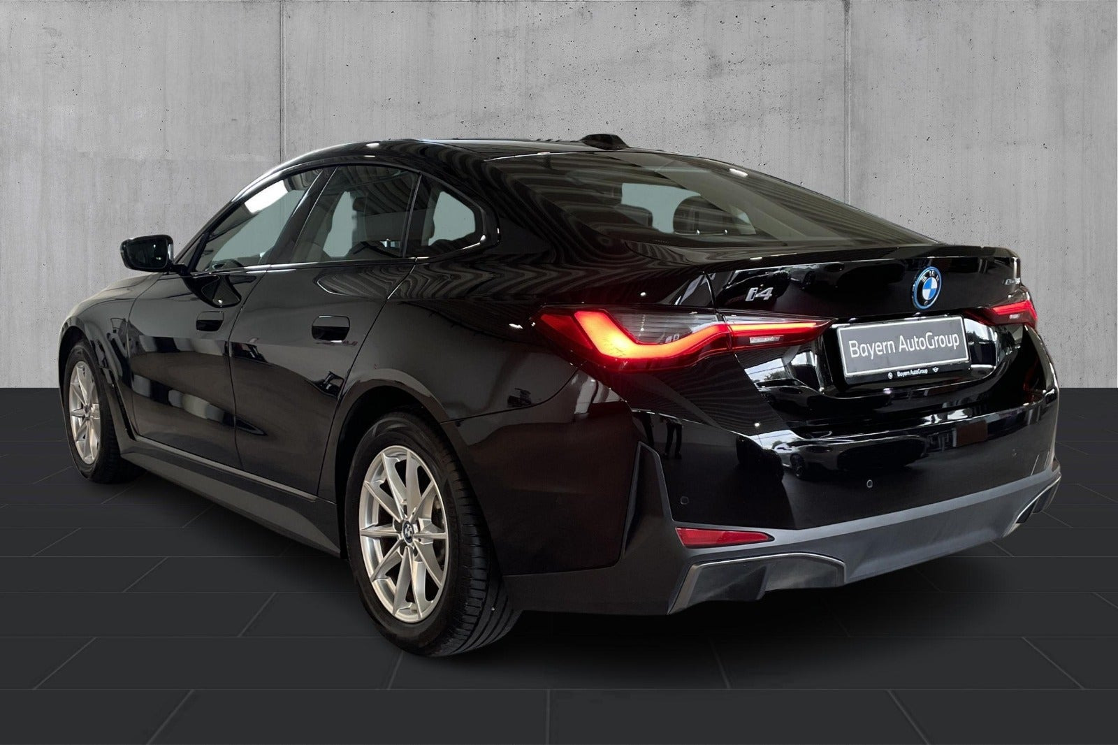 Sort BMW i4 fra 2023