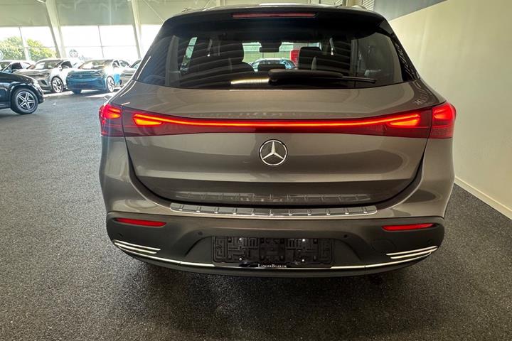 Grå Mercedes EQA300 fra 2025