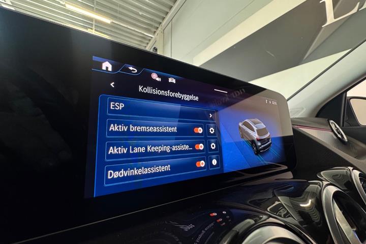 Grå Mercedes EQA300 fra 2025