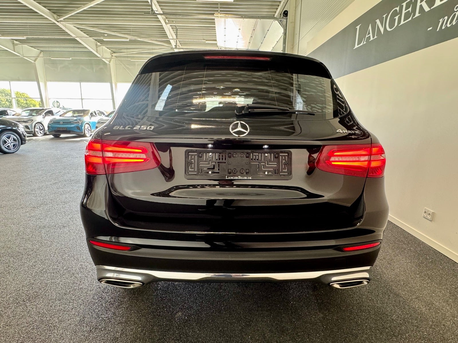 Sort Mercedes GLC250 fra 2017