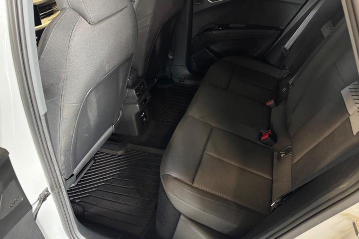 undefined Audi Q4 e-tron fra 2023