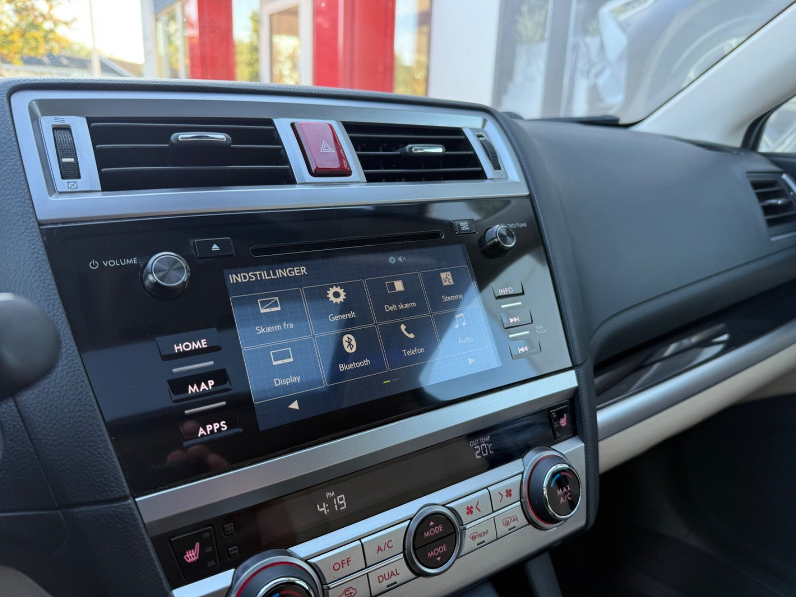 Brun Subaru Outback fra 2017