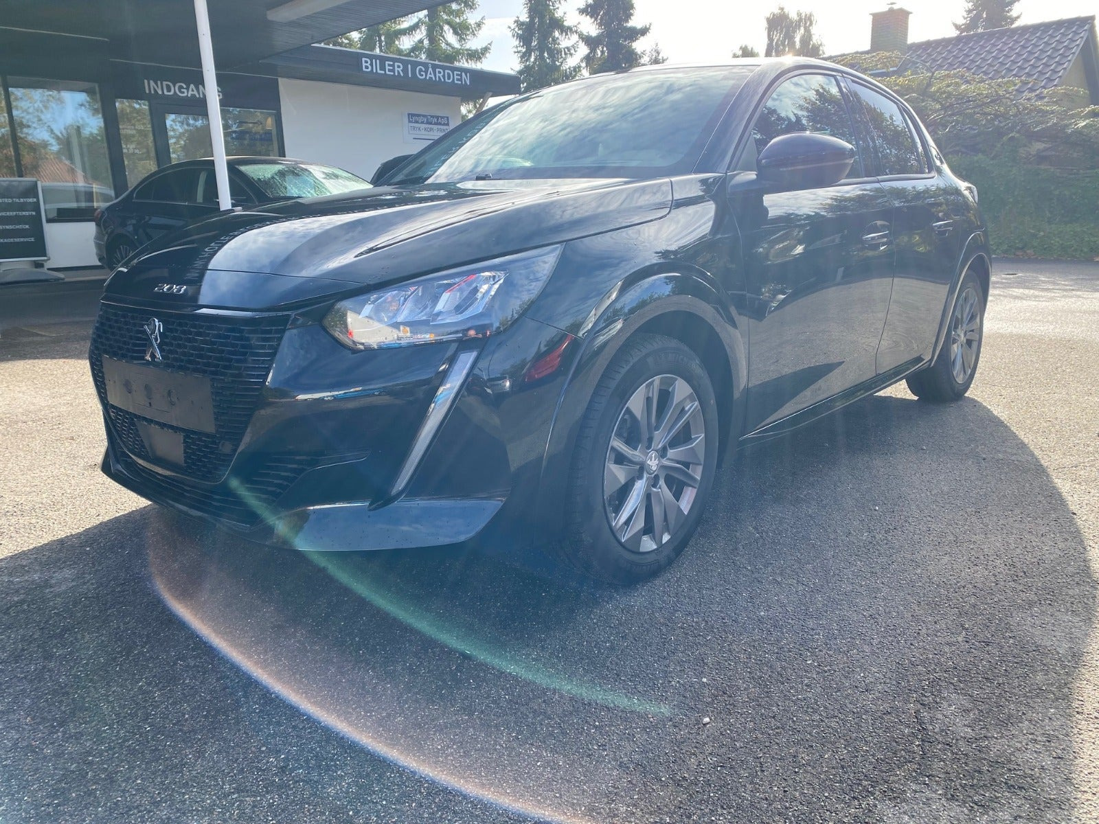 Sort Peugeot e-208 fra 2020
