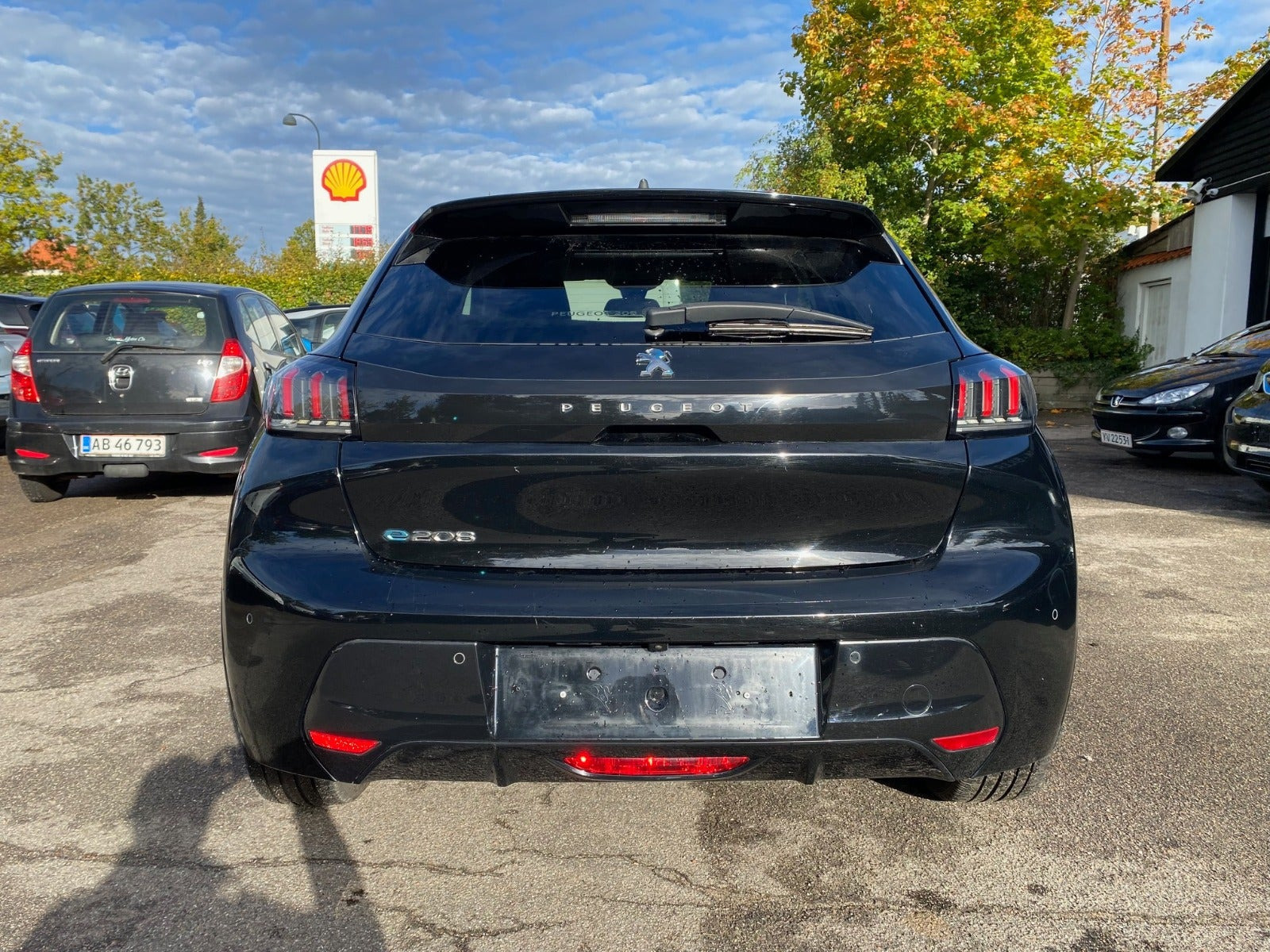 Sort Peugeot e-208 fra 2020