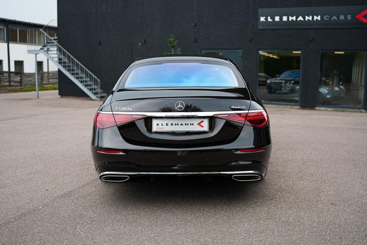 Sort Mercedes S580 e fra 2022