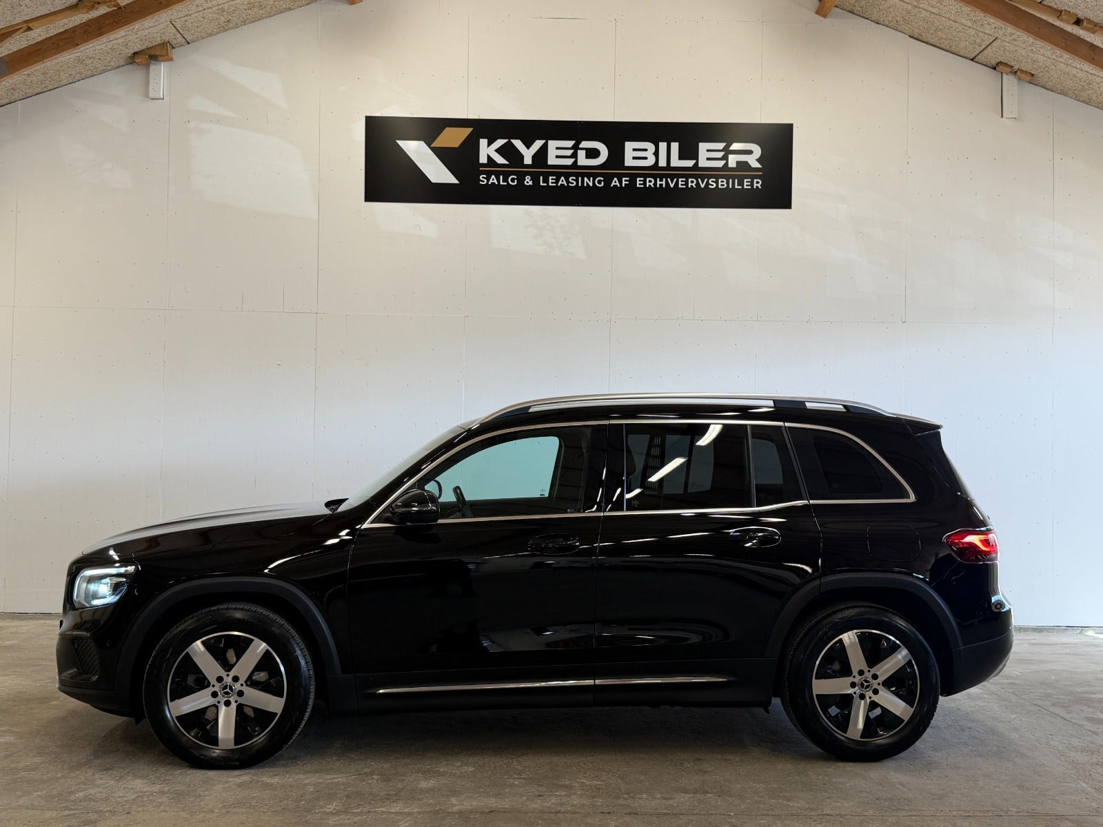 Sort Mercedes GLB200 d fra 2021