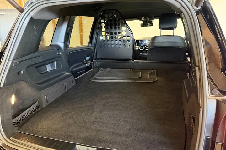 Sort Mercedes GLB200 d fra 2021