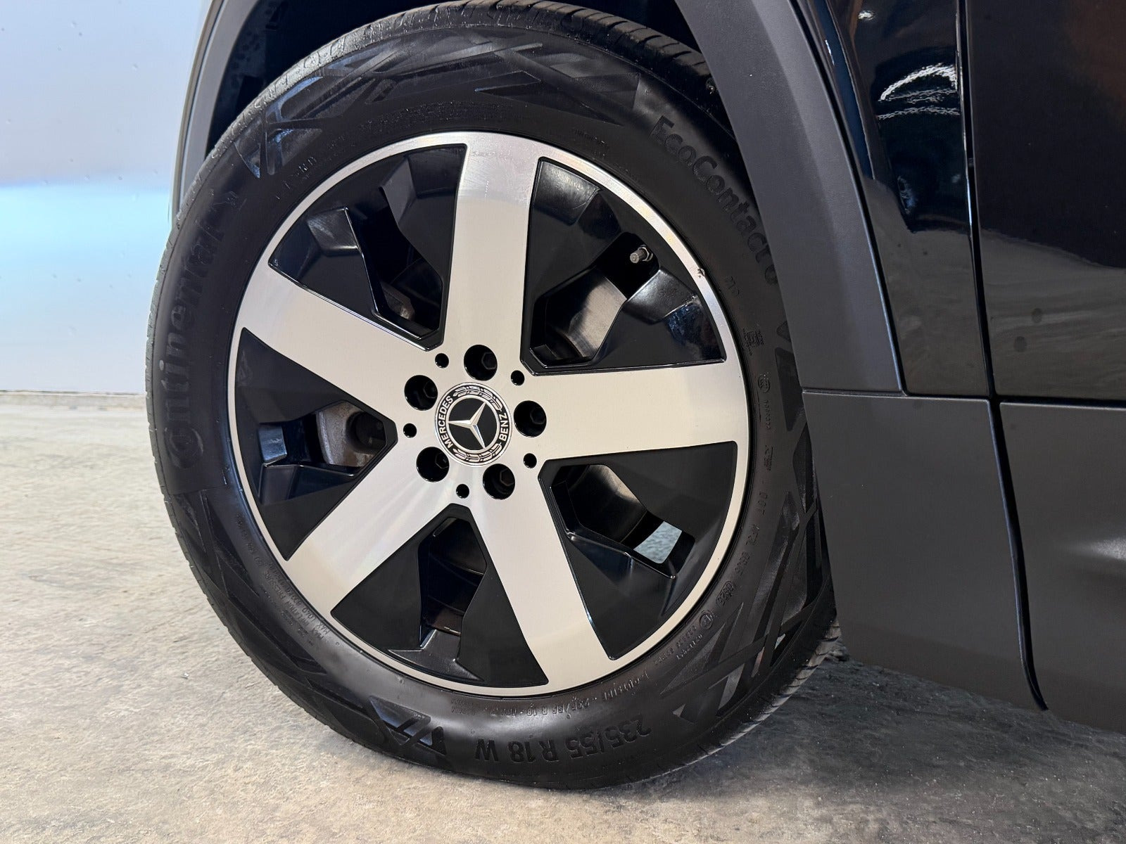 Sort Mercedes GLB200 d fra 2021
