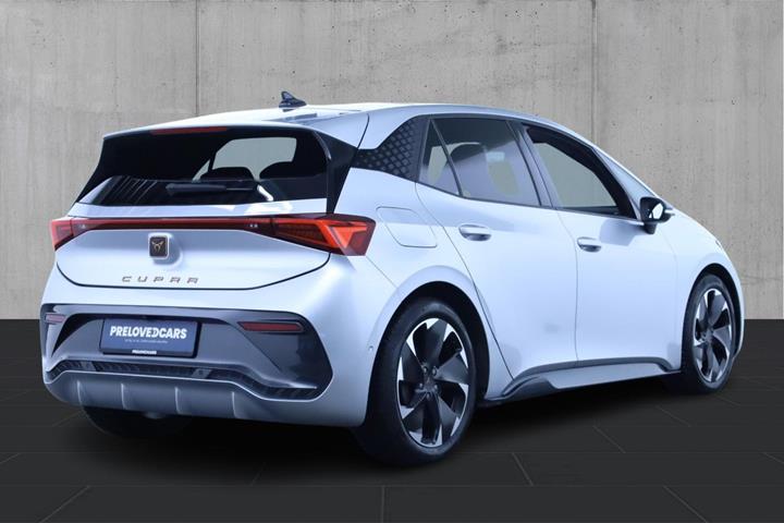 Sølv Cupra Born fra 2022