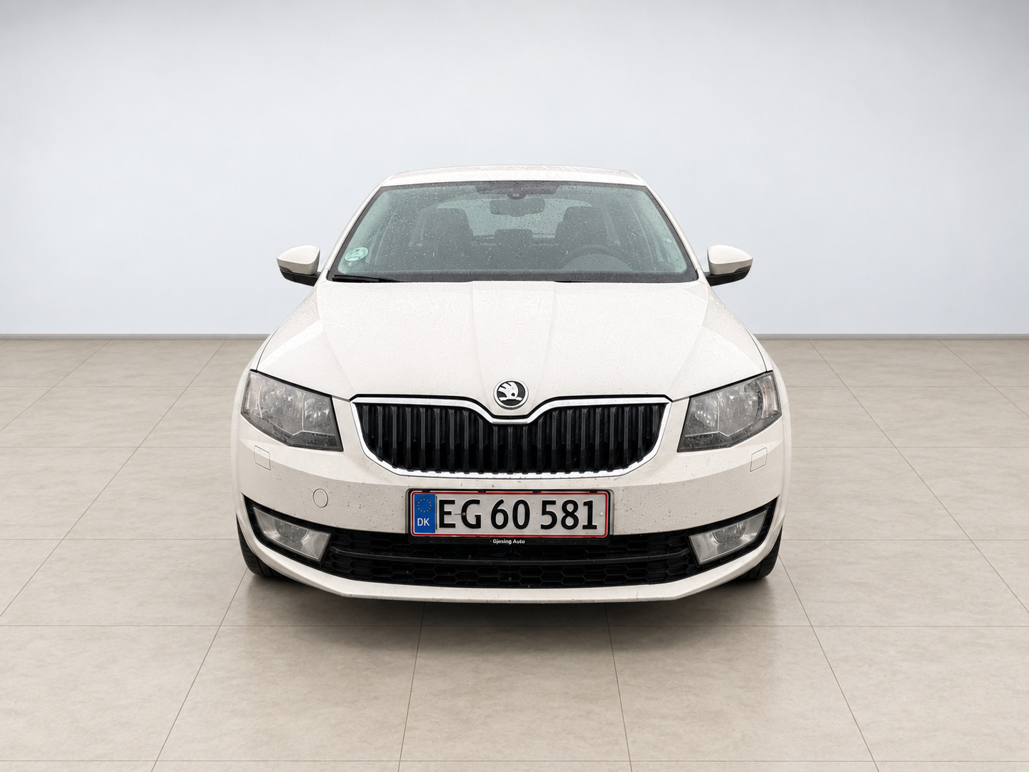 Hvid Skoda Octavia fra 2014