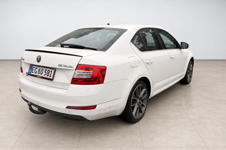 Hvid Skoda Octavia fra 2014