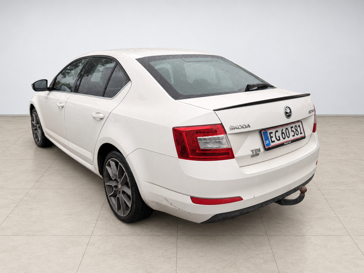 Hvid Skoda Octavia fra 2014