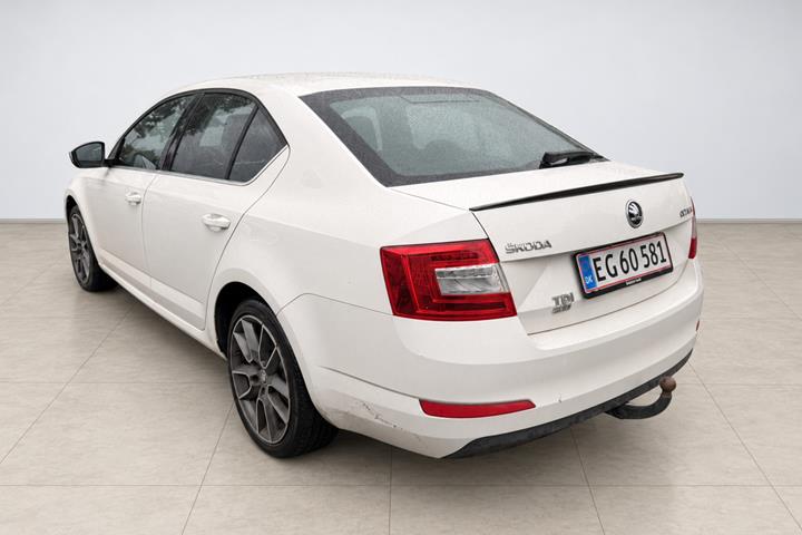 Hvid Skoda Octavia fra 2014