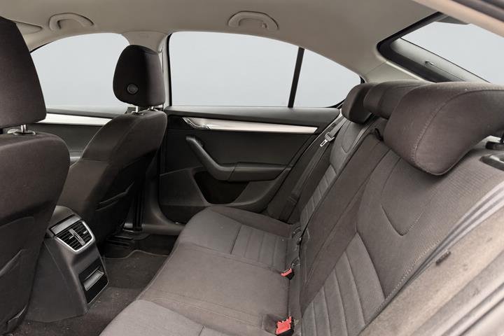 Hvid Skoda Octavia fra 2014