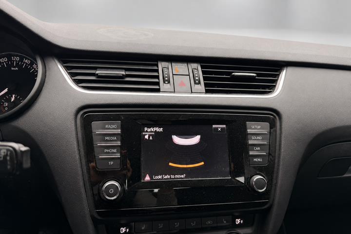 Hvid Skoda Octavia fra 2014