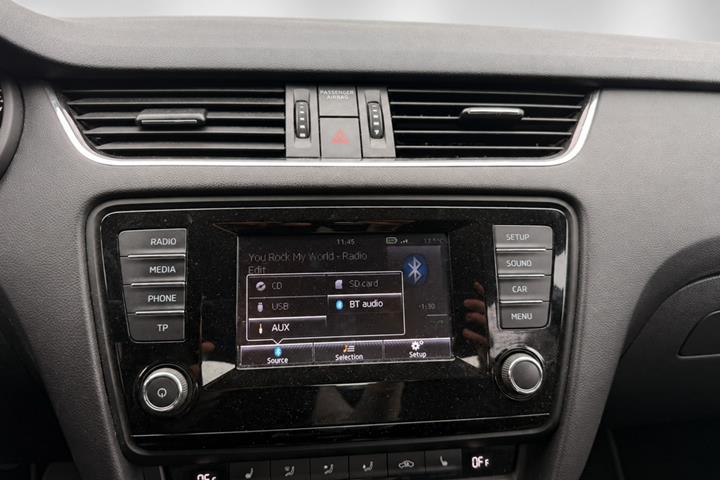 Hvid Skoda Octavia fra 2014