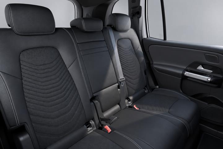 Hvid Mercedes EQB250+ fra 2025