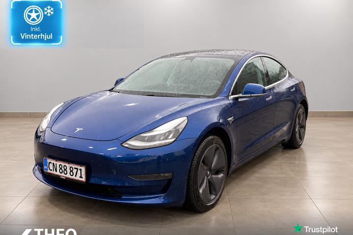 Blå Tesla Model 3 fra 2020