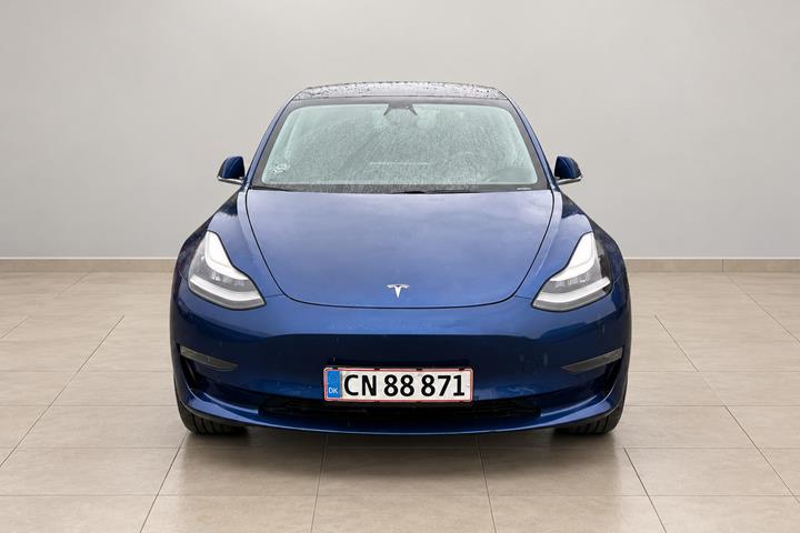 Blå Tesla Model 3 fra 2020