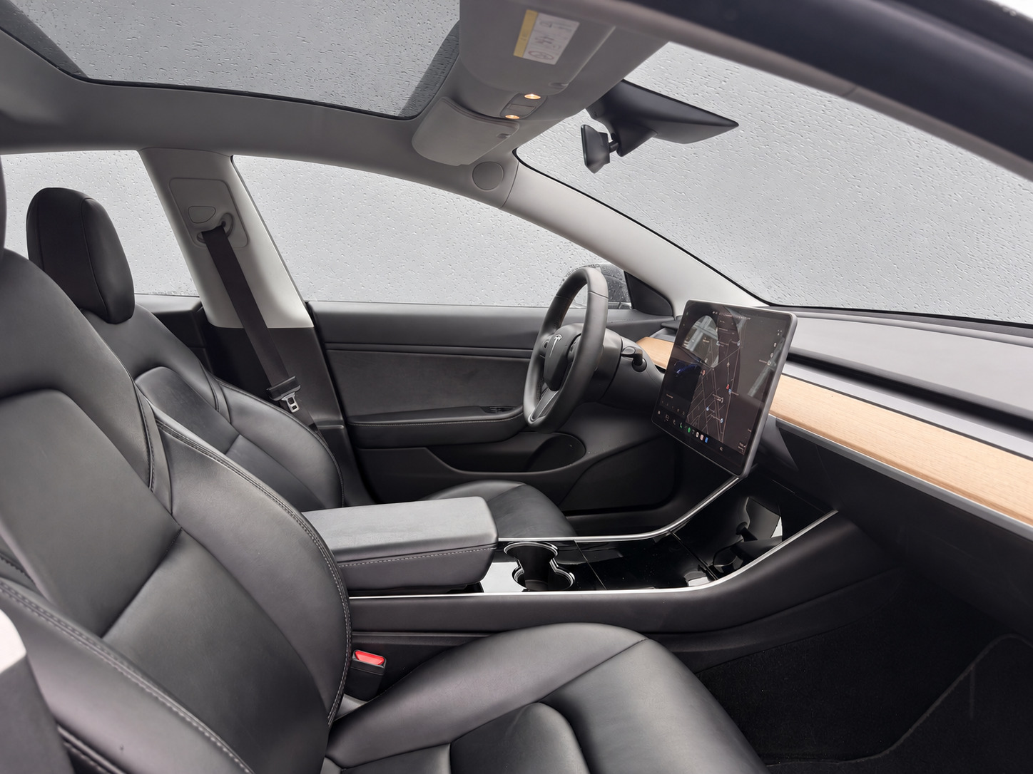 Blå Tesla Model 3 fra 2020