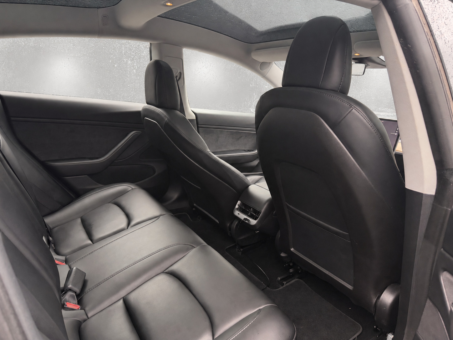 Blå Tesla Model 3 fra 2020
