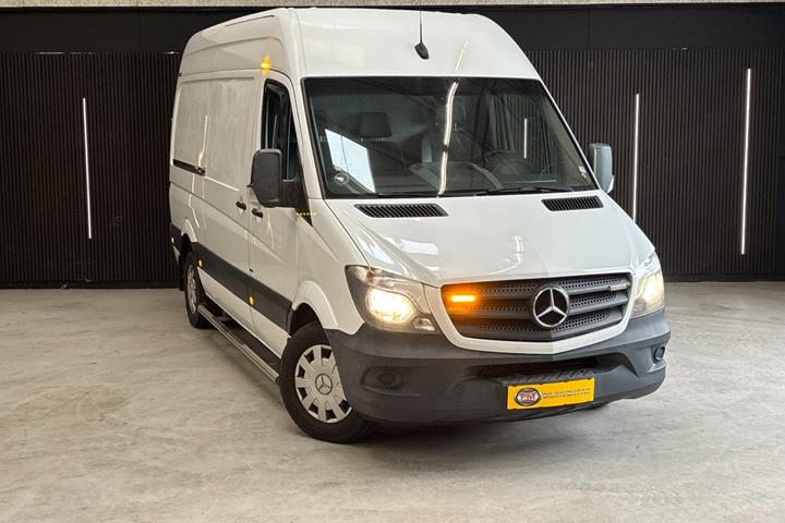 Gul Mercedes Sprinter 316 fra 2018