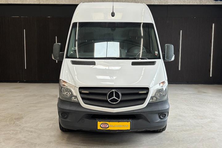 Gul Mercedes Sprinter 316 fra 2018