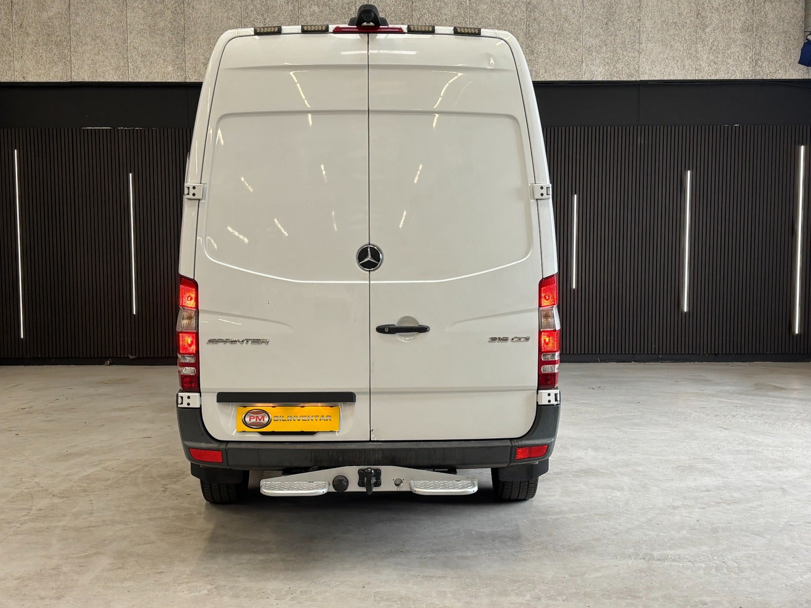 Gul Mercedes Sprinter 316 fra 2018