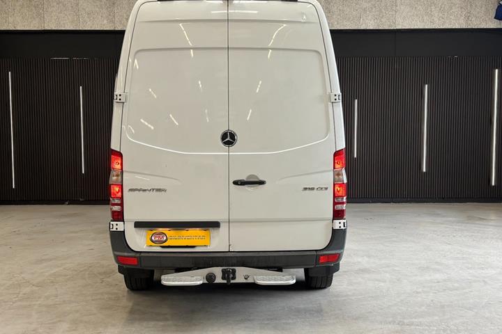 Gul Mercedes Sprinter 316 fra 2018