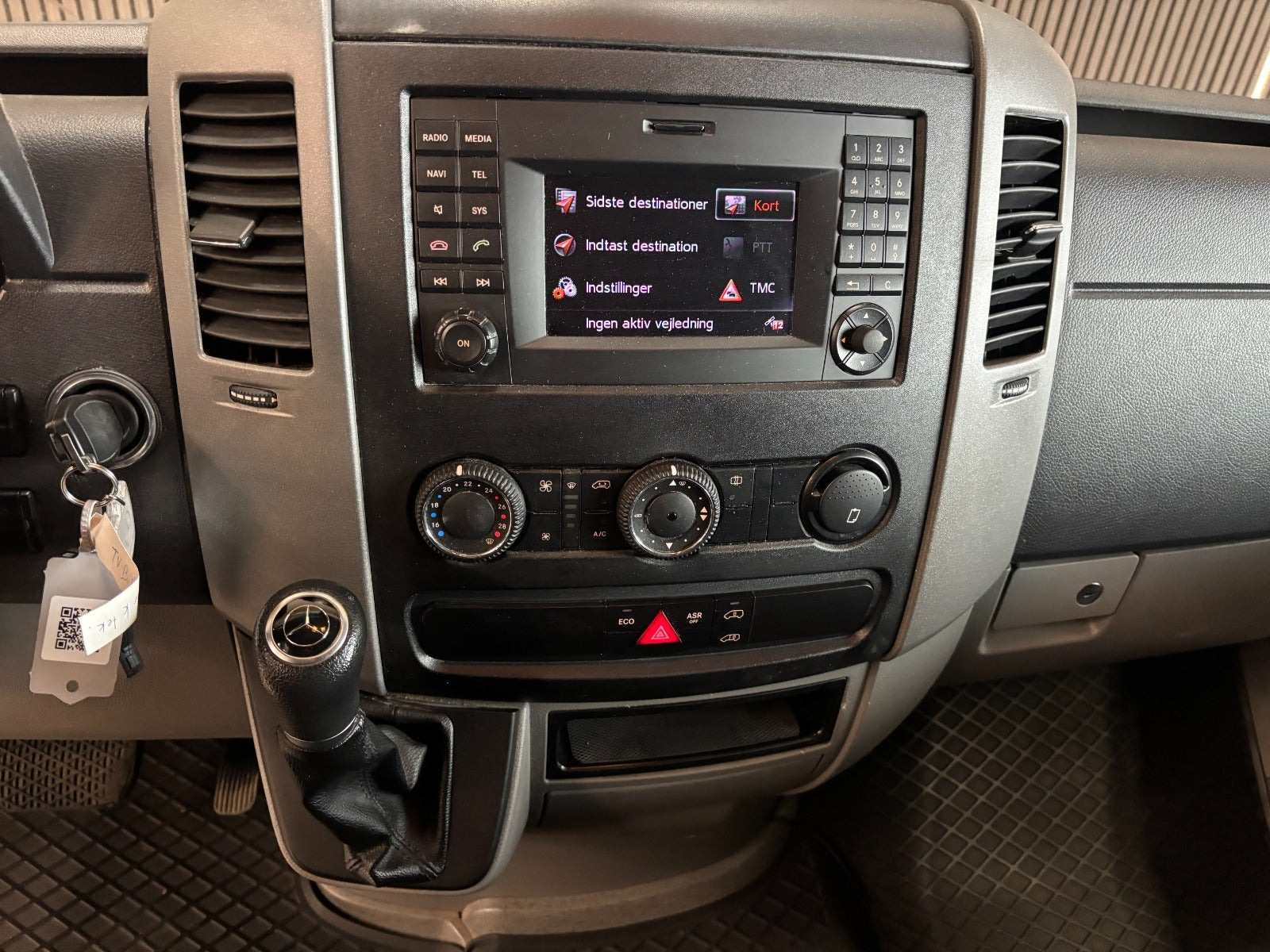 Gul Mercedes Sprinter 316 fra 2018