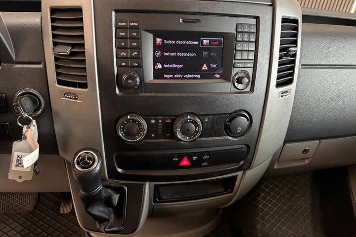 Gul Mercedes Sprinter 316 fra 2018