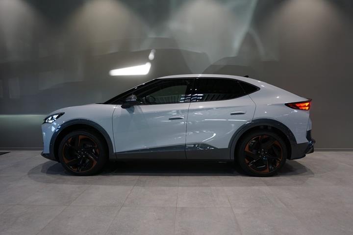 Hvid Cupra Tavascan fra 2024
