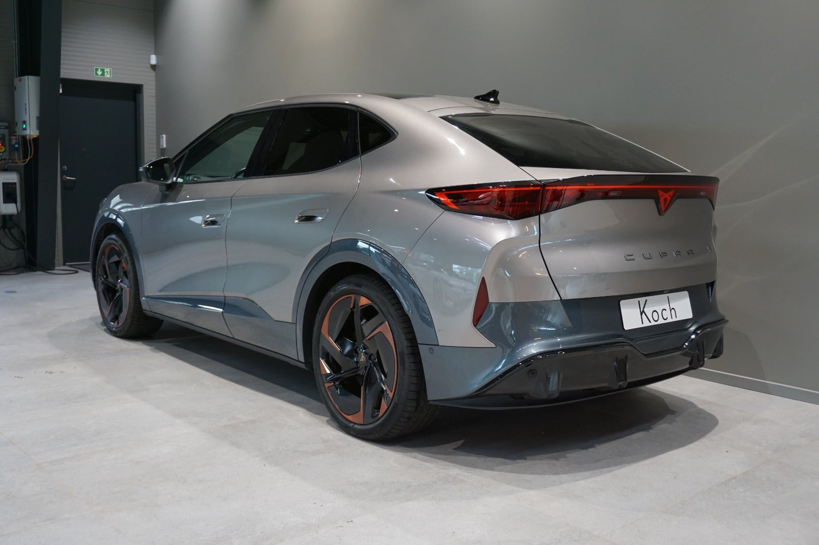 Orange Cupra Tavascan fra 2024