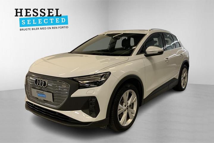 Hvid Audi Q4 e-tron fra 2023 set udefra