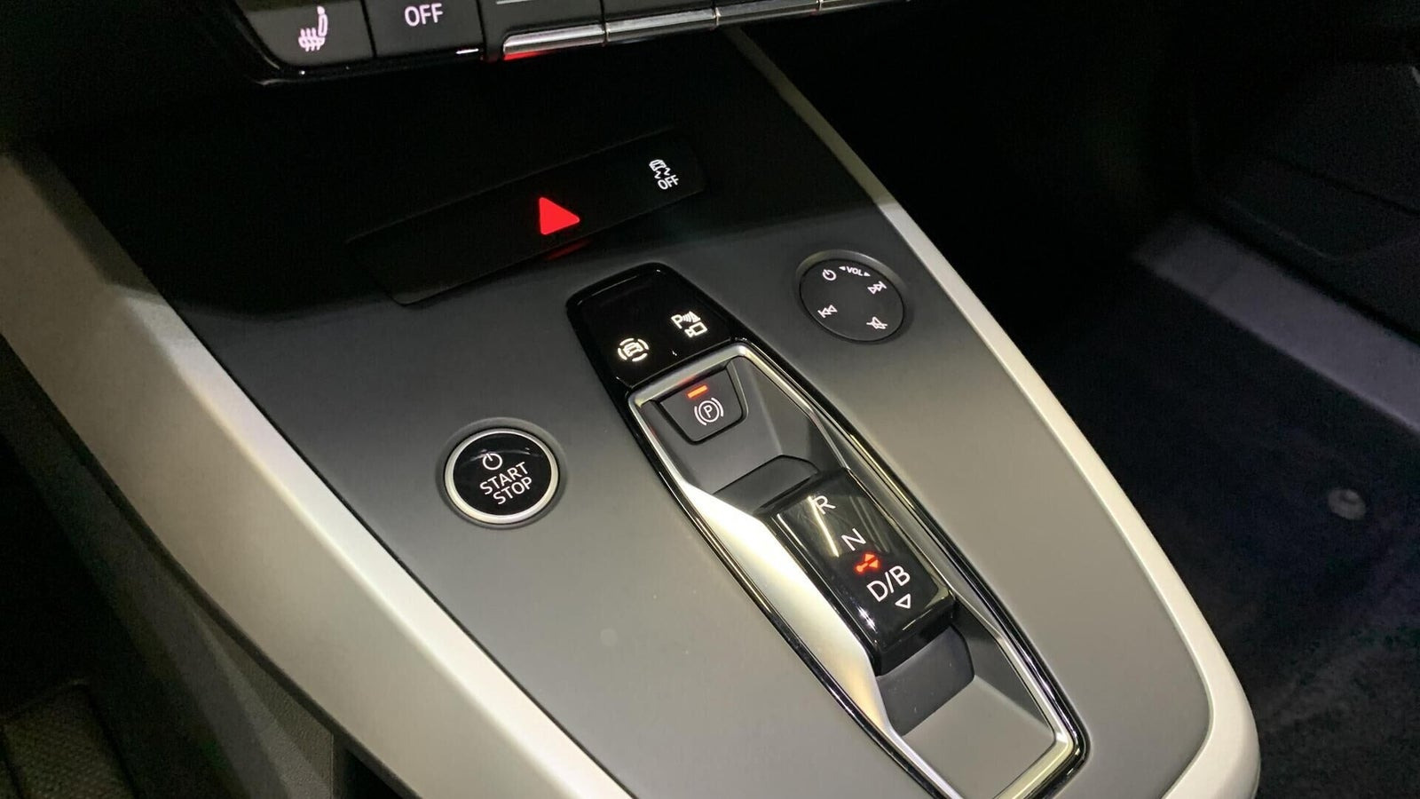 Hvid Audi Q4 e-tron fra 2023