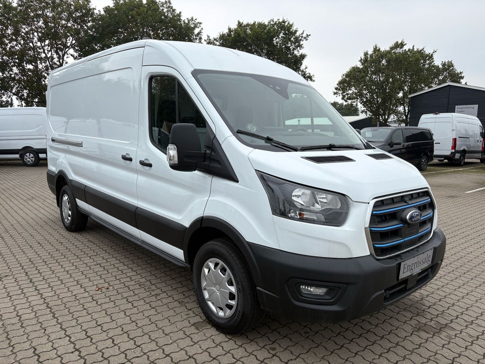 Hvid Ford E-Transit 350 L2 Van fra 2022