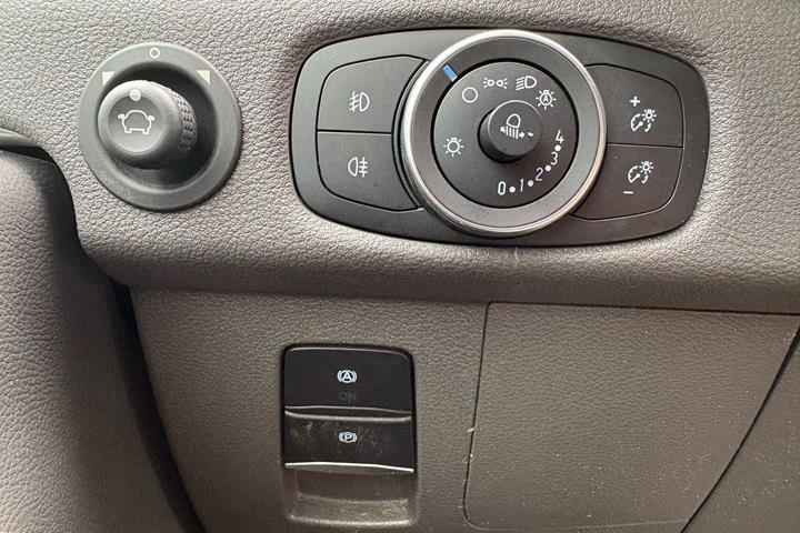 Hvid Ford E-Transit 350 L2 Van fra 2022