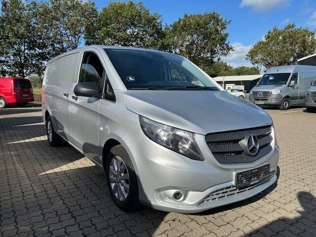 Sølv Mercedes Vito 114 fra 2019