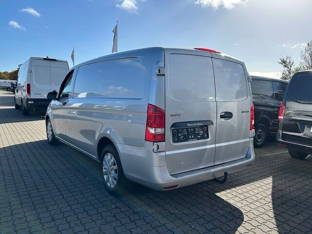 Sølv Mercedes Vito 114 fra 2019