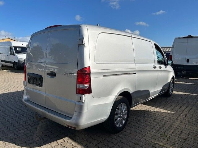 Sølv Mercedes Vito 114 fra 2019
