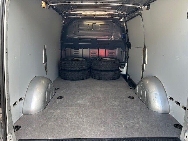 Sølv Mercedes Vito 114 fra 2019