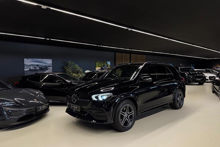 Grå Mercedes GLE350 de fra 2022