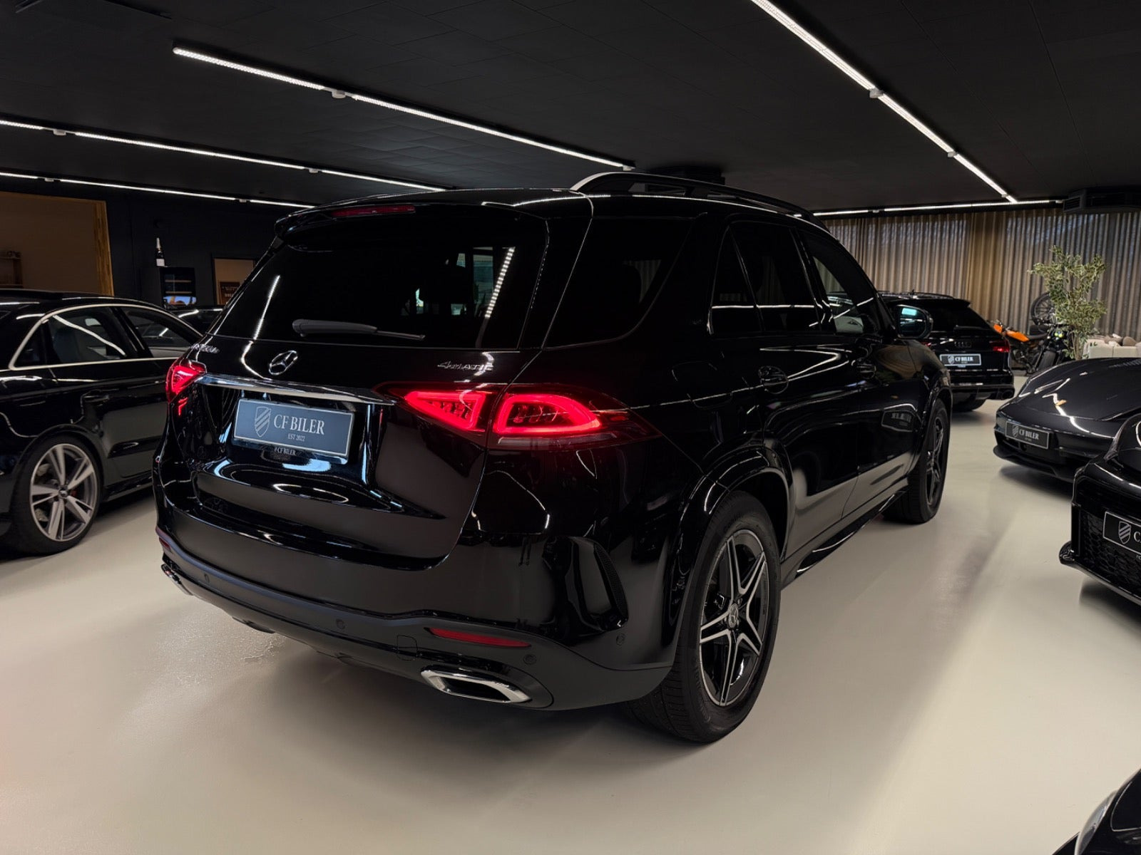 Grå Mercedes GLE350 de fra 2022