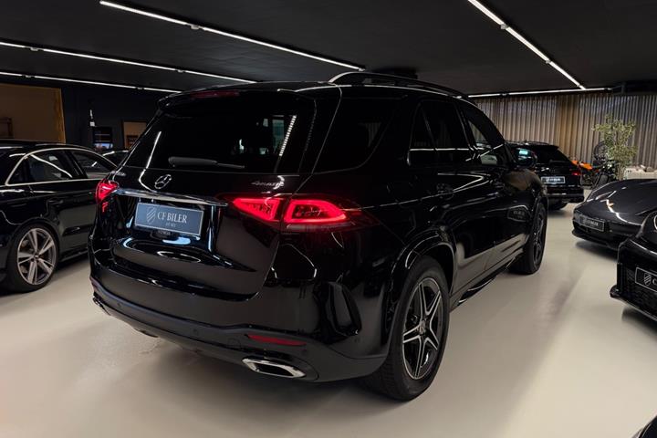 Grå Mercedes GLE350 de fra 2022