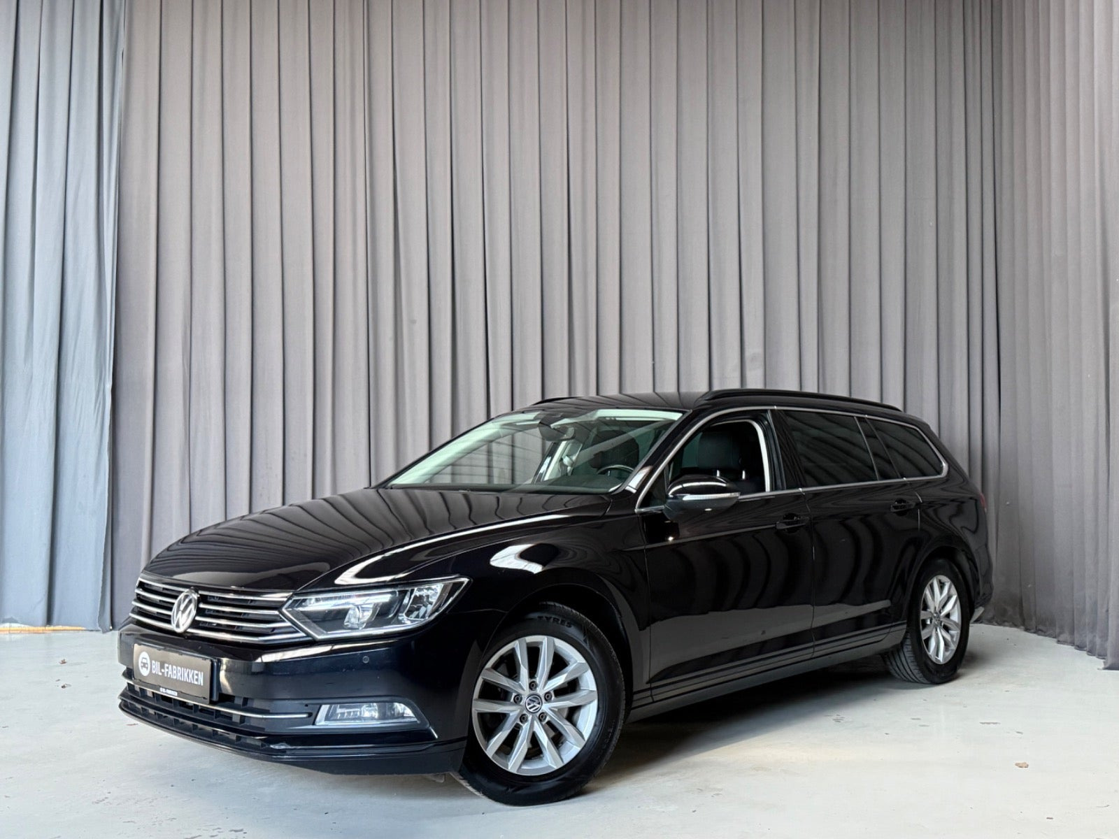 Sort VW Passat fra 2018