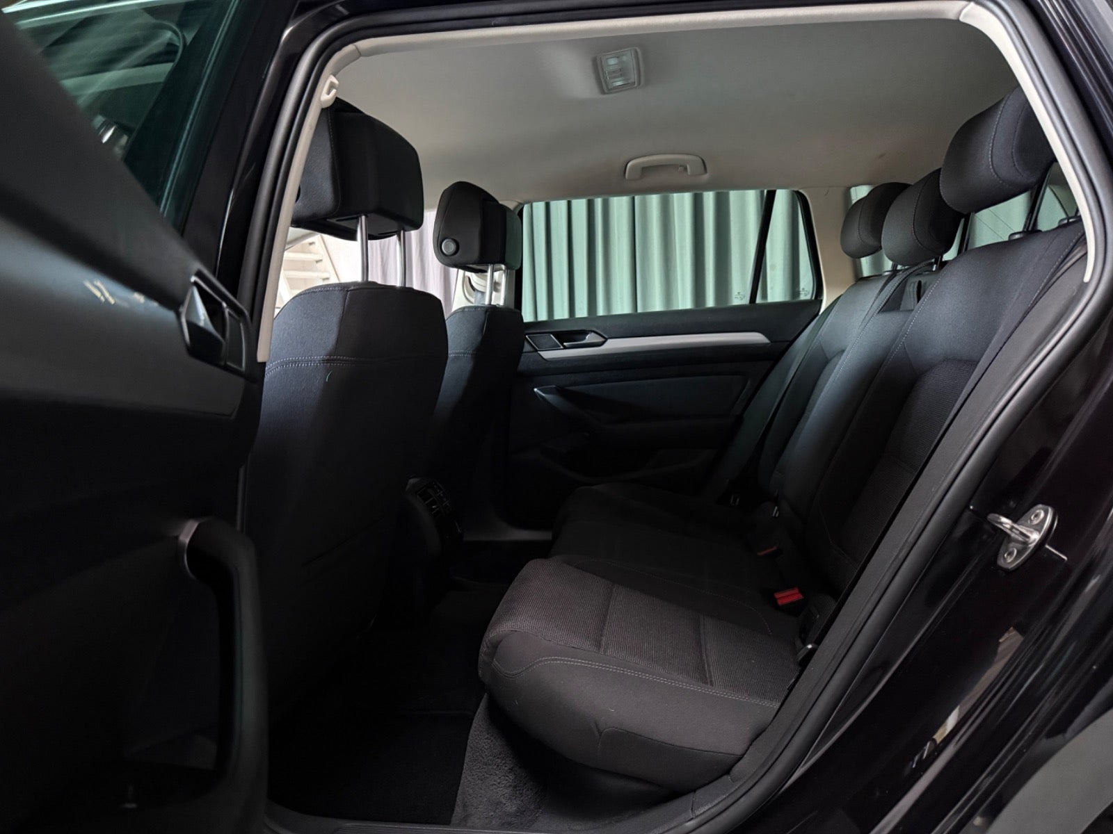Sort VW Passat fra 2018