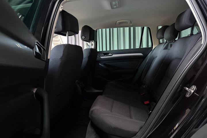 Sort VW Passat fra 2018